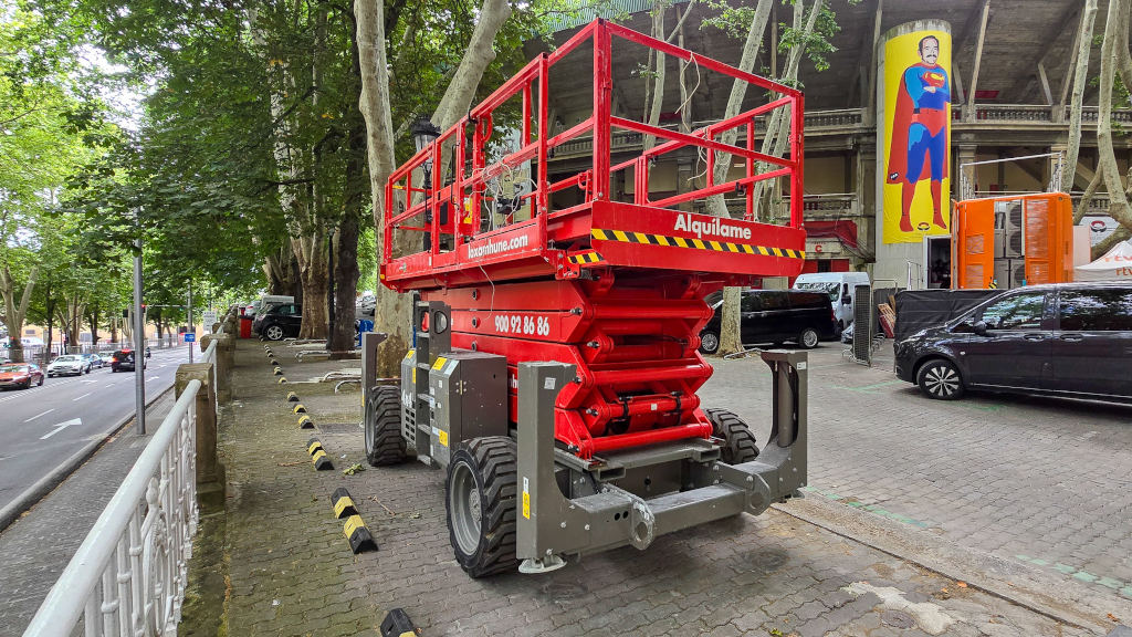 plataforma elevadora loxamHune en san fermines pamplona 03