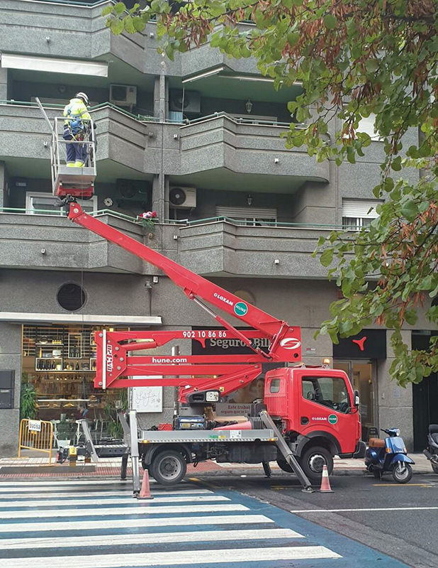 Alquiler De Plataforma Sobre Camión 20m